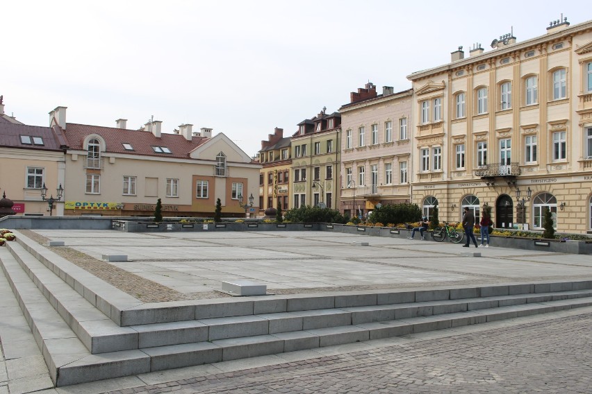 Z rzeszowskiego Rynku znikła dotychczasowa scena, na której...