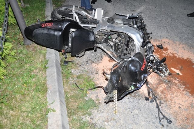 Wypadek w Gromadzie: wciąż nie wiadomo kto prowadził motocykl. Zabezpieczono monitoring