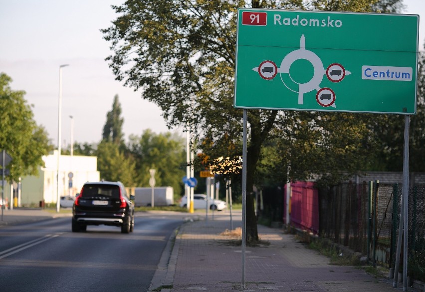 Rondo Sulejowskie w Piotrkowie źle oznakowane - instruktorzy...