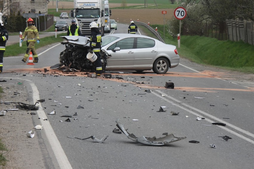 AKTUALIZACJA: Wypadek osobówek w Bożacinie. Jedna osoba trafiła do szpitala [ZDJĘCIA]                 