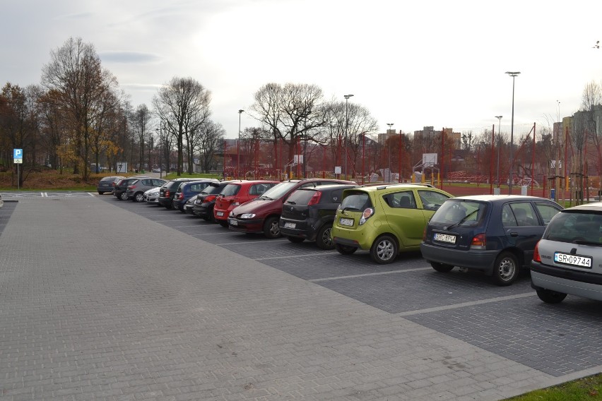 Parking przy parku tematycznym w Rybniku