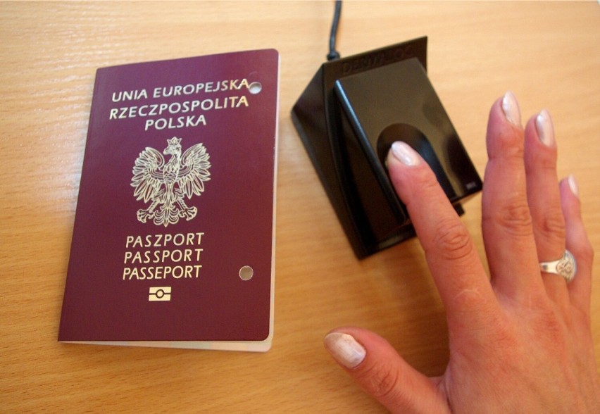 Między 8 a 10 listopada 2022 załatwianie spraw paszportowych...