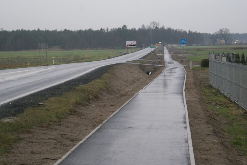 Gmina Ceków Kolonia. Nowy chodnik dla poprawy bezpieczeństwa