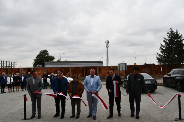 W nowym bloku w Pakości jest 12 mieszkań. Mieszkania na parterze posiadają własny ogródek, natomiast mieszkania na piętrze - balkon. Wielkość mieszkań oscyluje w granicach od 31m2 do 75m2