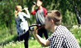 Leszno ma problem ze zbyt dużą dostępnością alkoholu wśród młodzieży  - alarmuje badacz. Najnowsze dane  są niepokojące WIDEO