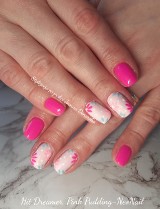 Modne paznokcie na maj. Stylizacje, wzory, kolory na wiosnę - zdjęcia manicure