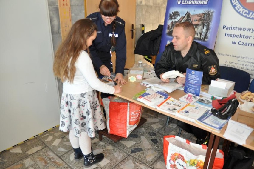 Policjanci przyłączyli się do akcji „Nie bądź żyła! Oddaj krew! Zostań dawcą szpiku”