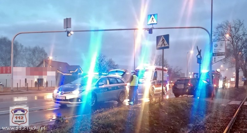 Wypadek w Tychach. Samochód potrącił pieszego na pasach, na ul. Mikołowskiej.