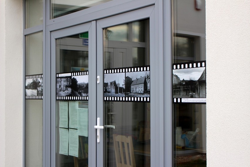 Wystawa fotografii dawnego Lęborka na klubie osiedlowym Baza. Niektóre zdjęcia mają 60 lat
