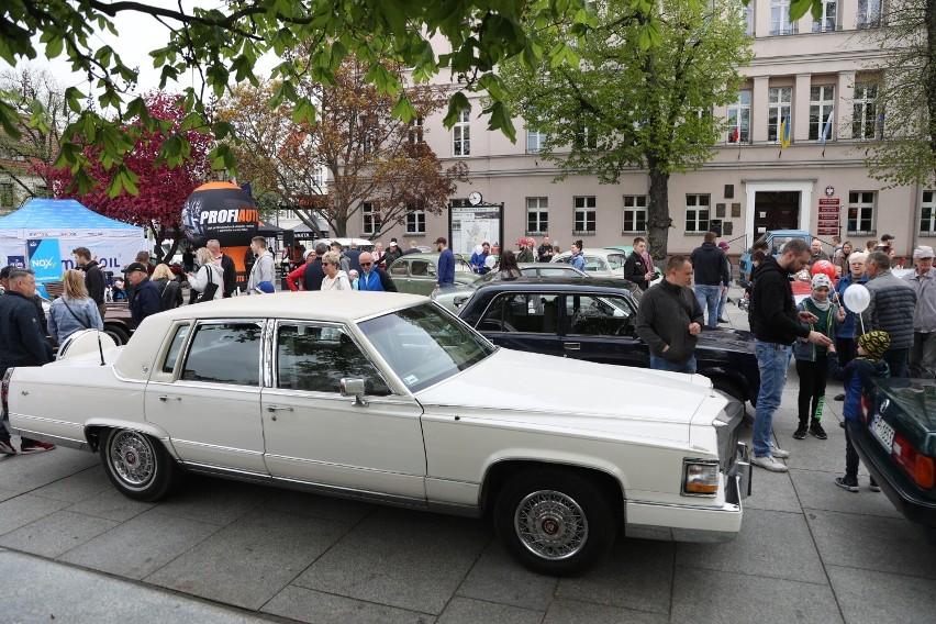Wolsztyński Rynek wypełnił się dziś zabytkowymi pojazdami