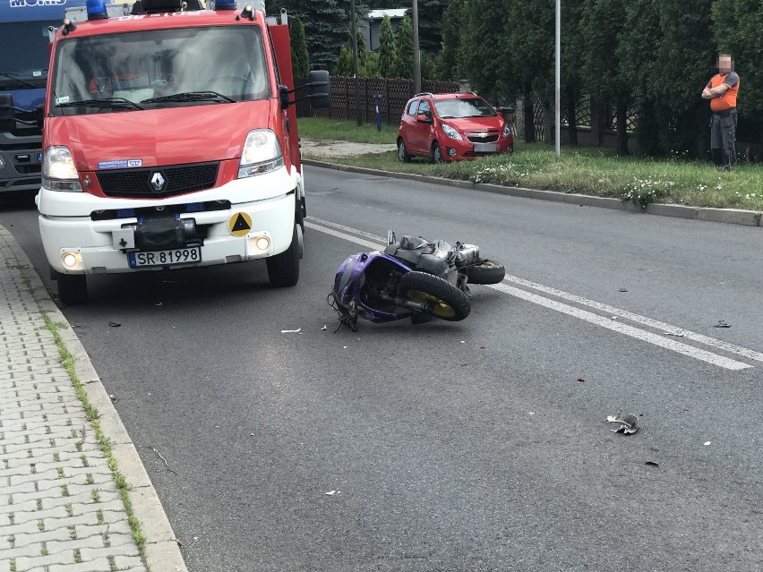 Wypadek w Rybniku: zderzenie osobówki z motorowerem