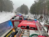 Kolizja czterech pojazdów koło Szamocina, było bardzo ślisko.