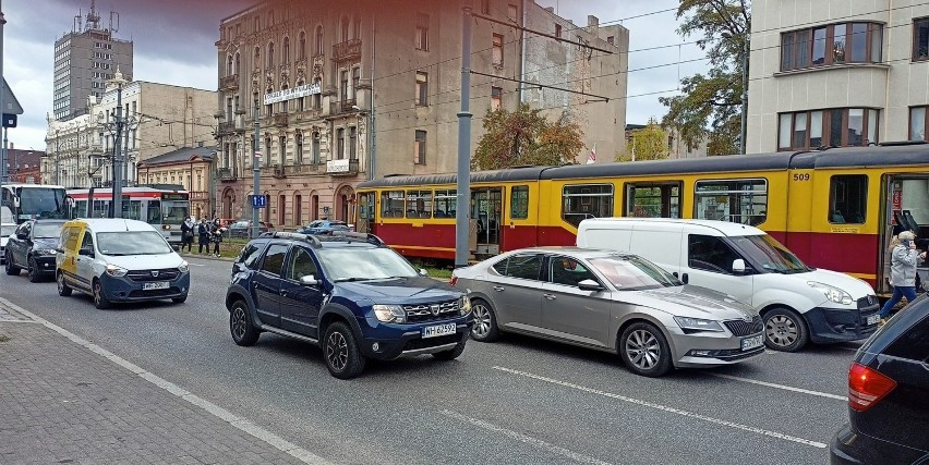 Awaria MPK Łódź. Zatrzymanie tramwajów na Zachodniej w kierunku Manufaktury. Tramwaje jeździły objazdami 12.10.2021