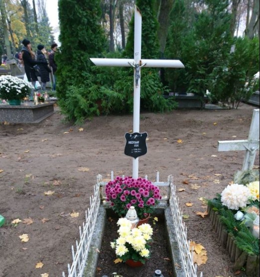 Historyk-amator ze Szczecinka dopiął swego. Groby ofiar sołdackich mordów ocaleją [zdjęcia]