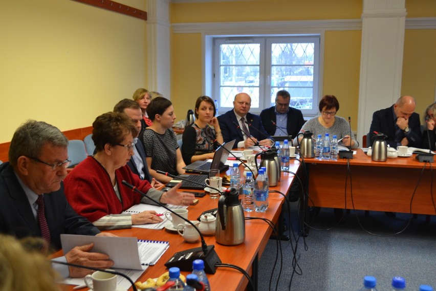 V Sesja Rady Powiatu Gdańskiego: Zgodnie przeciw cukrzycy i rozwój elektromobilności
