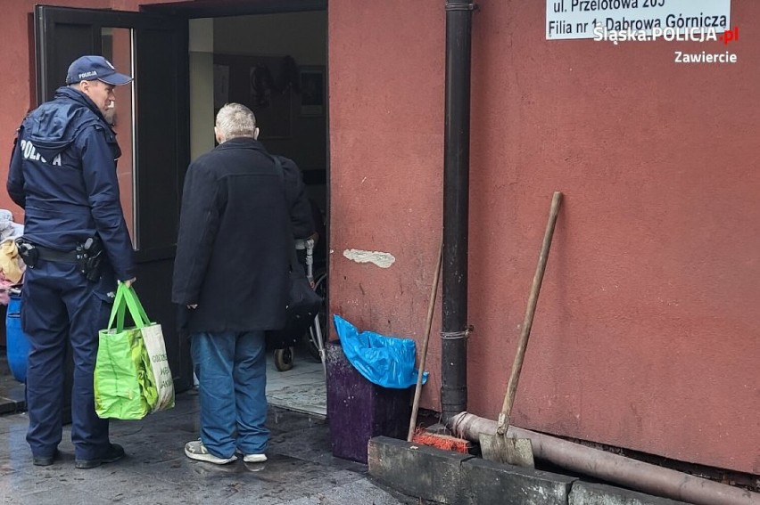 Dzielnicowi z Łaz znaleźli schronienie dla  69-latka, który nie miał się gdzie podziać 