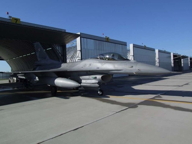 25 odrzutowców F-16 z Krzesin zostało przebazowanych pod Łódź