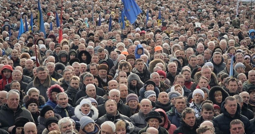 Grudzień 2013 – luty 2014. Na Placu Niepodległości w Kijowie...