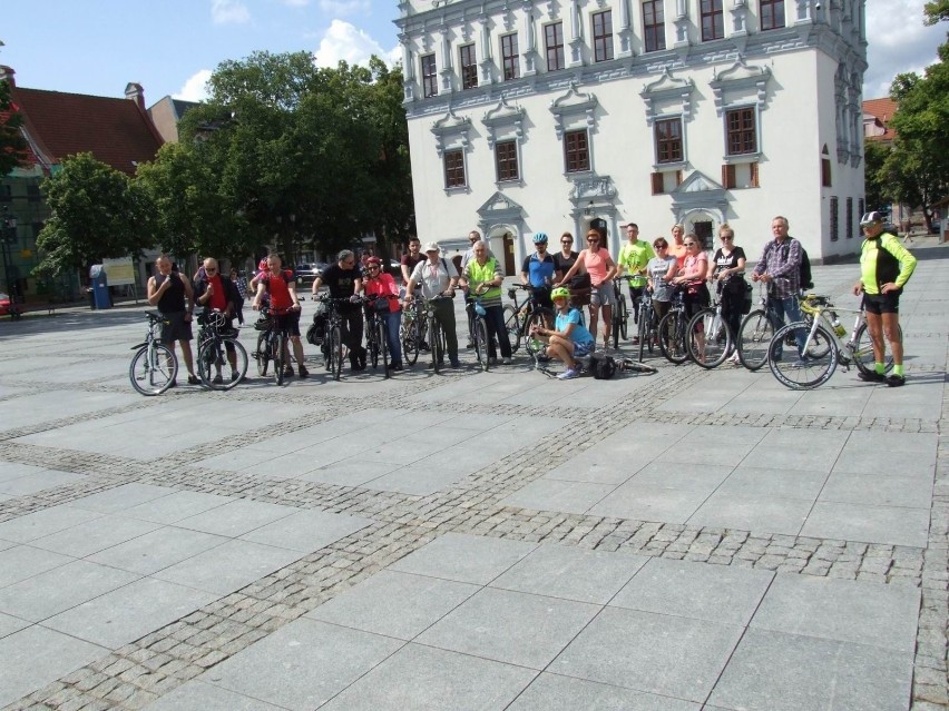 Wyprawę rowerową do Parowu Cieleszyńskiego zorganizowano w...