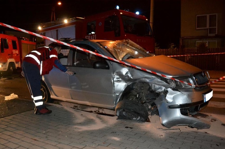 Ostrów: Dwoje dzieci rannych w wypadku na skrzyżowaniu ulic Gorzyckiej i Traugutta [ZDJĘCIA]