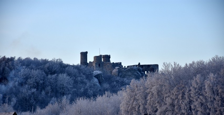 Zimą Jura wygląda przepięknie. Na zdjęciach Zamek...