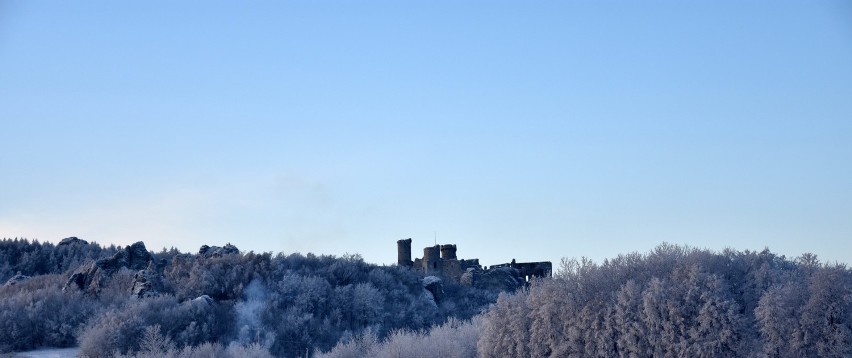 Zimą Jura wygląda przepięknie. Na zdjęciach Zamek...