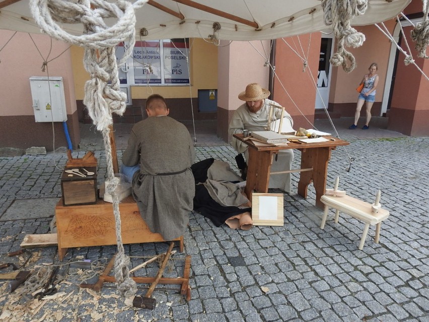 Jarmark Średniowieczny zagościł na Starym Rynku. Tak Łomża świętuje dni miasta [Zdjęcia, video]