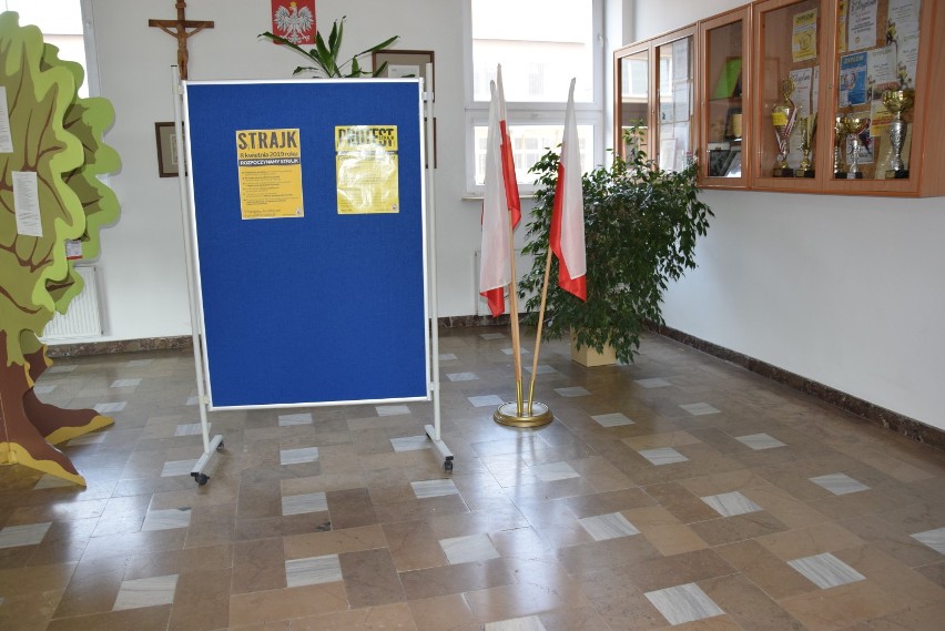 Strajk nauczycieli w Suwałkach: Nie wszyscy maturzyści mają wystawione oceny