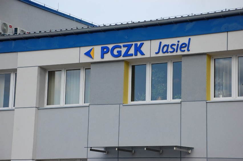 PGZK Jasiel Spółka z o.o. ma swoją siedzibę przy ul....