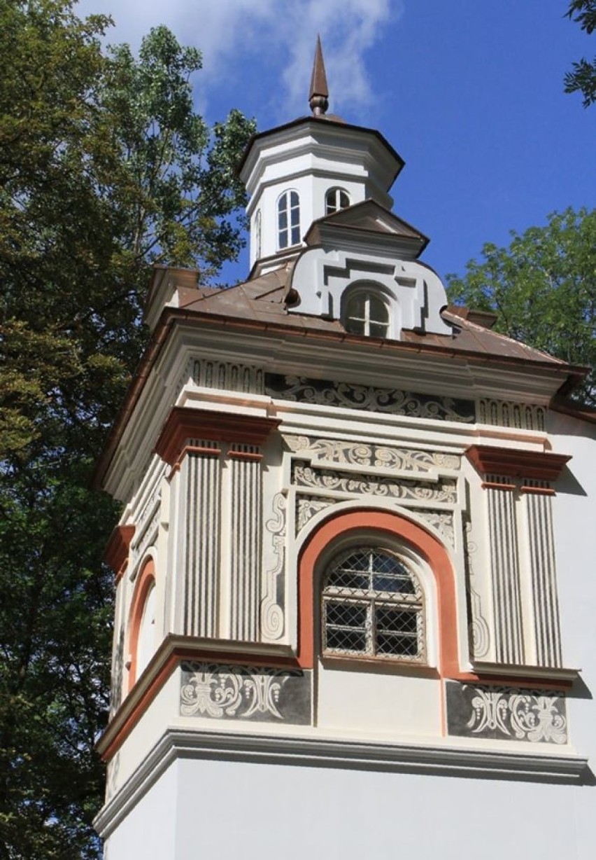 Wieżyczka w bialskim Parku Radziwiłłów odzyskała swoje piękno. Zobacz zdjęcia
