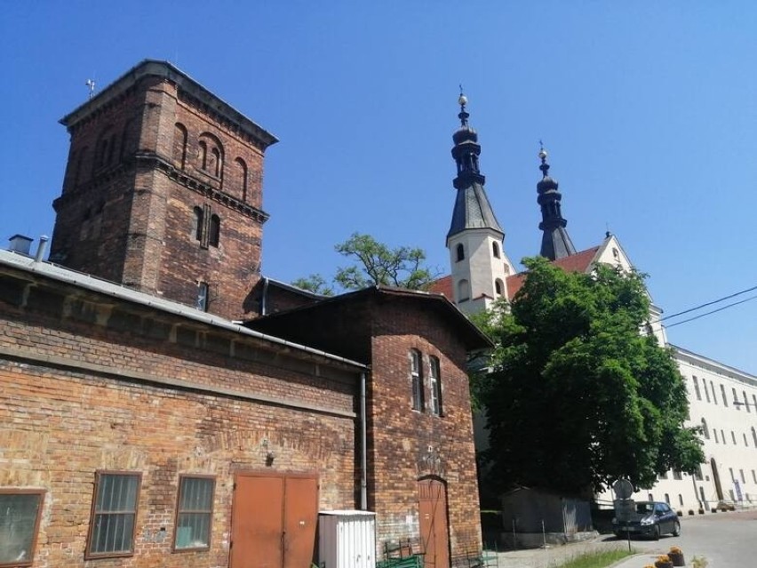 Budynki na Wesołej czekają na zagospodarowanie