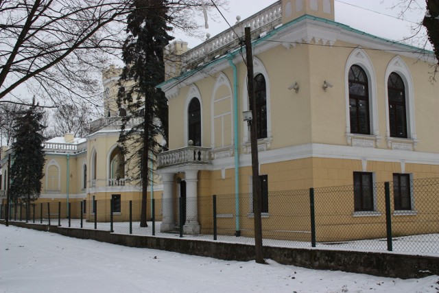 Pałac w Zagórzu byłby idealnym miejscem na Dom Pomocy Społecznej