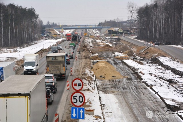 Tak dziś wygląda powstający 7-kilometrowy odcinek nowej drogi ekspresowej S1 w Dąbrowie Górniczej

Zobacz kolejne zdjęcia/plansze. Przesuwaj zdjęcia w prawo naciśnij strzałkę lub przycisk NASTĘPNE

