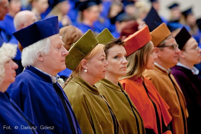 Uroczyste rozdanie dyplomów PWSZ w Wałbrzychu