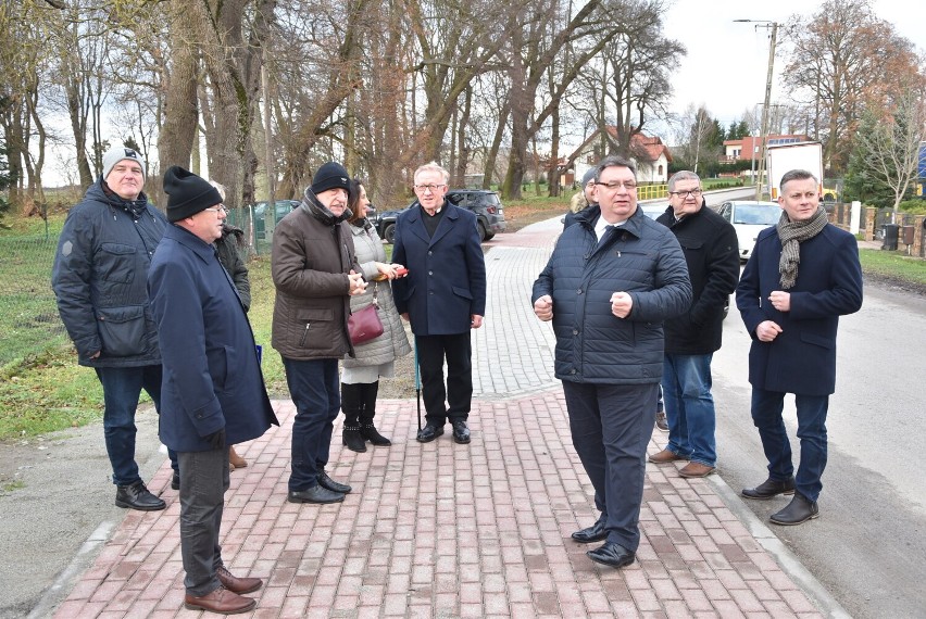 Powiat malborski. Chodniki poprawiły bezpieczeństwo. Władze powiatu zakończyły inwestycje bardzo ważne dla mieszkańców