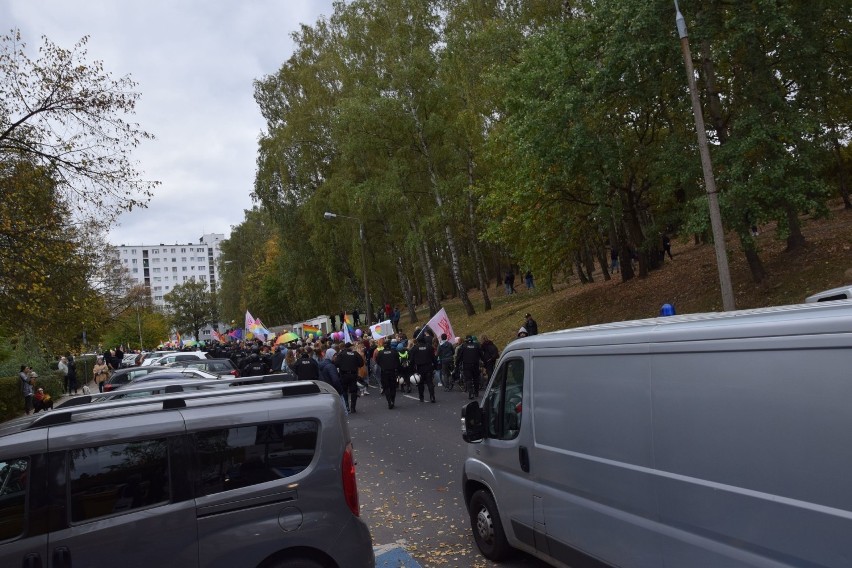 Za marszem równości ulicami Zielonej Góry przeszedł marsz jego przeciwników. Dlaczego wzięli udział w kontrmanifestacji?