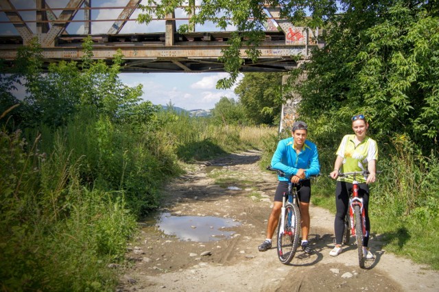 Konrad Korona i Aleksandra Młynarczyk chcieliby, żeby ścieżka rowerowa wzdłuż Dunajca powstała jak najszybciej. Jest potrzebna