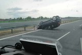 LUBUSKIE. Wypadek na S3. Fiat uderzył w barierki i dachował