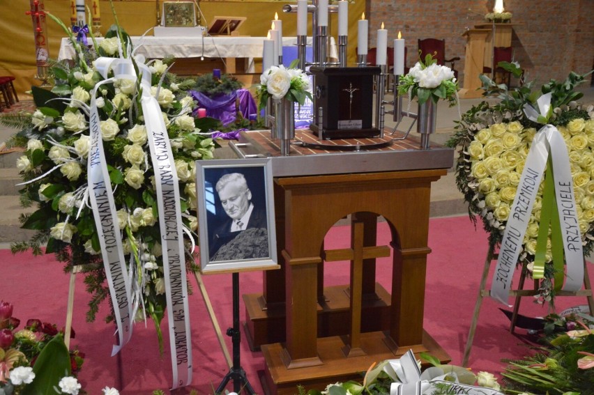 Pogrzeb Przemysława Giberta, prezesa SM Lokator w Zduńskiej...