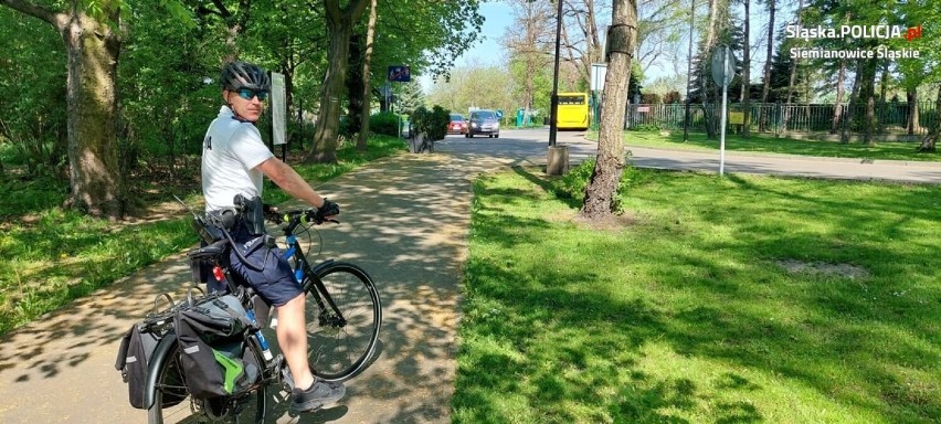 Policyjne patrole rowerowe wyjechały na ulice Siemianowic Śląskich. Częściej i szybciej będą poruszać się w miejscach wyłączonych z ruchu