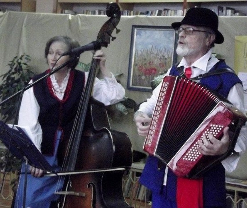 Państwo Lisowscy kultywują tradycje związane z muzyką ludową...
