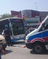 Wypadek przy Plazie w Rybniku. Autobus potrącił pieszą na przejściu