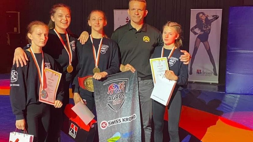 Trzy muszkieterki z żarskiego Agrosu wywalczyły medale na Olimpiadzie Młodzieży