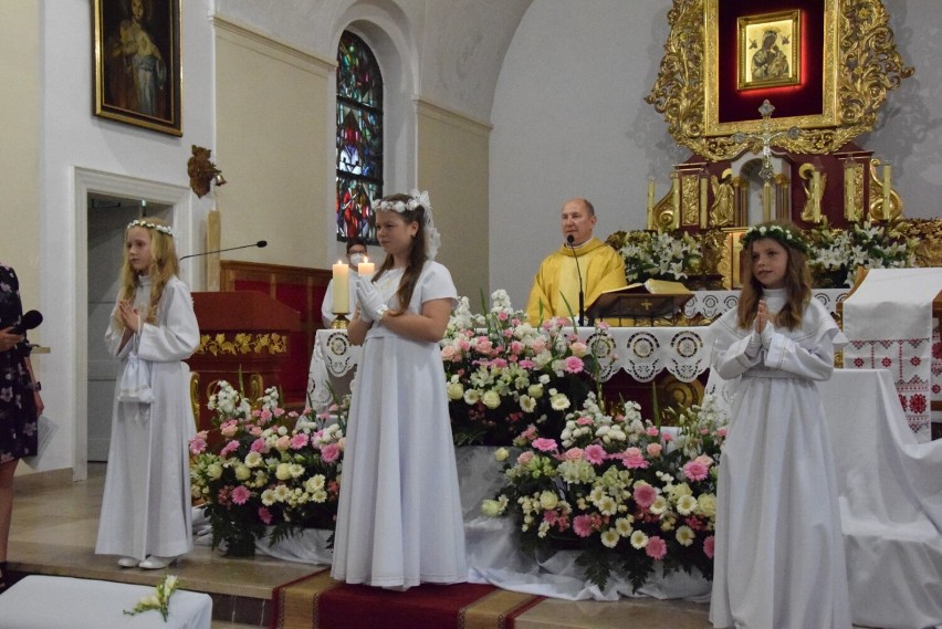 Pierwsza Komunia Święta w kościele Matki Boskiej Nieustającej Pomocy w Pruszczu Gdańskim |ZDJĘCIA