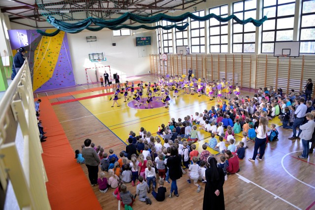 Szkoła Podstawowa nr 27 w Gdańsku. Sala gimnastyczna po remoncie