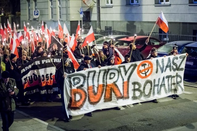 Ulicami Bydgoszczy przeszedł marsz zorganizowany w 106. rocznicę urodzin Romualda Rajsa "Burego".