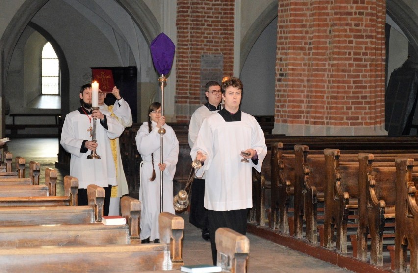 Wielkoczwartkowej liturgii przewodniczył biskup Andrzej...