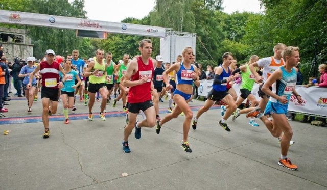 Bieg Westerplatte, 10 września (sobota)

Tpo najstarszy bieg uliczny w Polsce. W tym roku organizatorzy przewidzieli 3500 miejsc startowych. Start i meta będą zlokalizowane na Westerplatte, u stóp pomnika upamiętniającego polskich obrońców Wybrzeża września 1939 roku. Trasa 10-kilometrowego biegu posiada atest PZLA. 

54. Bieg Westerplatte: Uczczą pamięć Września '39 biegiem na 10 kilometrów [ZAPISY]


Zobacz też wideo z Herbalife Ironman w Gdyni

Autor: Szymon Szewczyk