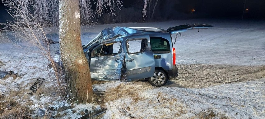 Wypadek w gminie Dobrzyca. Poszkodowanych zostało czterech nastolatków