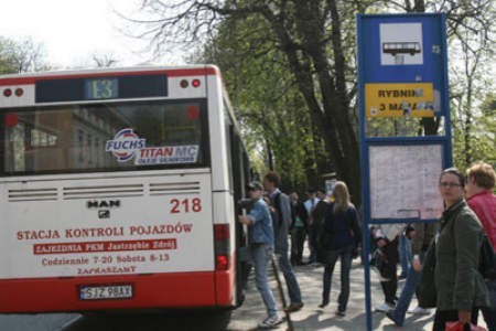 Każda zmiana w rozkładzie jazdy autobusów to spory kłopot dla pasażerów